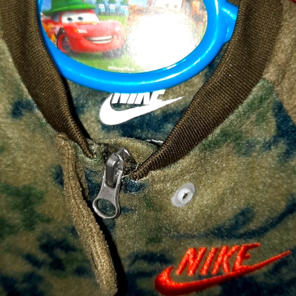 Baby boy Nike sleeper onesie 😍 - Picture 2 of 3